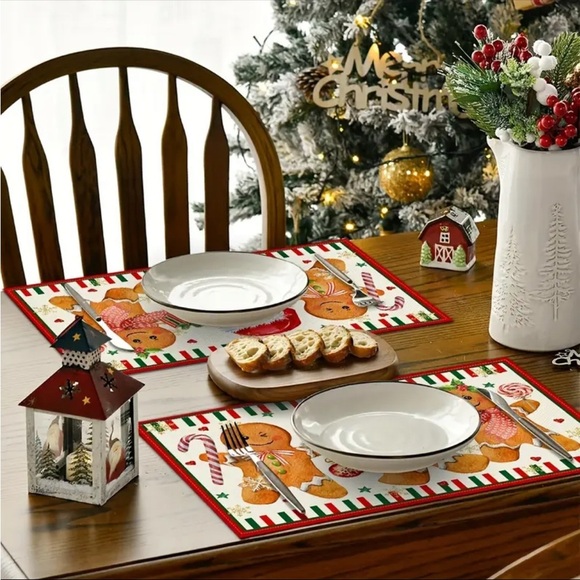 ❤️ 4pcs, Gingerbread Candy Cane Christmas Placemat Seasonal Placemats NWT - Picture 3 of 5